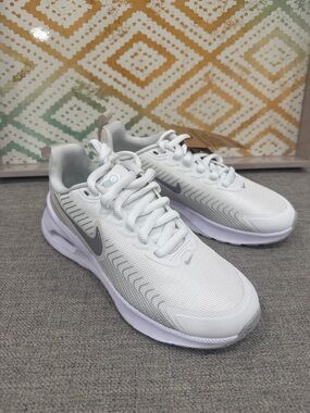 W Nike Air Max NUAXIS SE